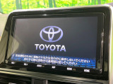 【メーカー純正ナビ】インテリアに溶け込むスタイリッシュな「専用設計」メーカーナビを装備♪視認性や操作性など基本性能にも優れ、より上質なカーライフをお楽しみいただけます。