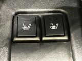 【シートヒーター】寒い日に重宝するシートヒーター!エアコンより早く温まってくれるので寒がりの人も安心ですね♪エアコンの温風は乾燥するから苦手、という方にもをおすすめです。