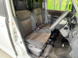 運転席シート廻りは使用感も少なく、良好な状態となっています。丁寧に使われていたことがよくわかりますね。