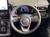 インテリアに合わせたデザインのステアリングは、運転される方のことも考え、運転しやすい形状、大きさです。是非一度、実際に触ってお確かめください。