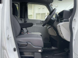 当社には、【指定工場】を併設しており、車検・点検整備もお任せください。ホンダ車を知り尽くしたエキスパートサービスエンジニアがご対応させていただきます。