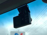 【ドライブレコーダー】ドライブレコーダー装備!走行中はもちろん、あおり運転や事故に遭遇した際、映像で記録し、万一のリスクに備えます。※記録用SDカードはお客様ご自身でご準備いただく必要があります。