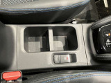 運転席側にドリンクホルダーあります!運転中でも手が届きやすい位置にあって便利です♪