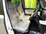 運転席シート廻りは使用感も少なく、良好な状態となっています。丁寧に使われていたことがよくわかりますね。