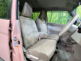 運転席シート廻りは使用感も少なく、良好な状態となっています。丁寧に使われていたことがよくわかりますね。