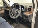 見通しのよいすっきりとした視界で、誰でも運転しやすいです。運転のしやすさは疲れにくさにも繋がりますよ♪