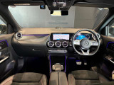 自動車保険に関しても、メルセデス・ベンツ専用のプログラムをご用意しております。飛び石や落下物などでのフロントガラスの修理が必要となった場合、最大で9万円分の補償を致します。