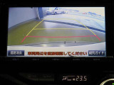 バックカメラが付いているので後方確認が非常にしやすいです。今や運転初心者も熟練者も必須装備!ついていて損はないですね♪