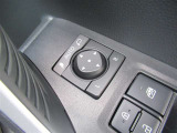 駐車時や狭い道でのすれ違い時に気を使うミラー。電動格納式ドアミラーはそんな時に便利です。