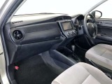 前方の見通しが良いすっきりした視界、誰でも扱いやすく運転できます。疲れにくく安心ドライブを更に快適なものにします!