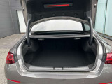 納車前には、メーカー規定に基づき、認定中古車ならではのしっかりとした整備をしてからご納車させて頂きます。熟練のメカニックがお客様に届く事を思い、1台1台入念に点検、整備致します。