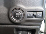 運転席からも操作できる両側パワースライドドア付きです。