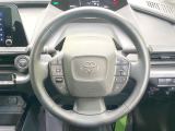 【純正革巻きステアリング】上質な革を使用することで、手にしっかり馴染みとても運転しやすいハンドルです♪