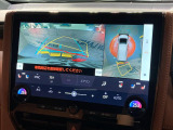 【パノラミックビューモニター】専用のカメラにより、上から見下ろしたような視点で360度クルマの周囲を確認することができます☆死角部分も確認しやすく、狭い場所での切り返しや駐車もスムーズに行えます。