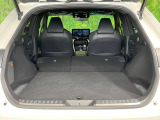 普段のお買い物や通勤、送迎等に十分な荷室スペースを確保しております。セカンドシートを倒すと、大きな荷物の積載も可能です♪