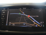 8インチ大型タッチスクリーンのインフォーメーションシステムです。ナビゲーションを始めスマホとの連動、車両の設定や車両の状態など様々な機能が複合されたシステムです。