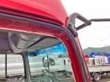 運転席側ピラー上部に修復跡があります。