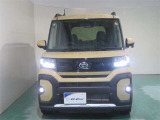 明度の高いLEDヘッドライトで、夜間の運転も安心です。
