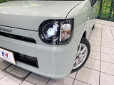 【LEDヘッドライト】悪天候や夜間走行時も良好な視界を確保し安心して運転できる高輝度LEDヘッドライトを装備!点灯速度が早く、消費電力も抑えられています。