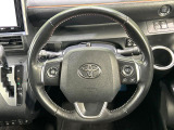 【純正革巻きステアリング】上質な革を使用することで、手にしっかり馴染みとても運転しやすいハンドルです♪