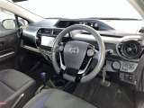 運転席周りのレイアウトをご覧ください。ナビゲーションが綺麗に装着されすっきり収まってますね!