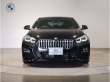 【キドニーグリル】BMWは約90年もの間、ほぼ全ての車両にひと目でBMWだと分かるこの特徴的なフロントグリルが備えられ、デザイン・アイコンとして親しまれてきました。