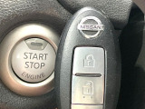 【キーレス】少し離れた場所からでもボタン一つでドアの開錠・施錠ができるのでとっても便利!ドアの鍵穴周りに傷をつけることもありません♪