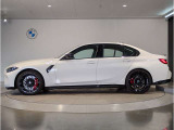 BMWではロングホイールベースの採用をしており、すべての車種に適用され、走行中の安定感の向上されております。また室内空間の広さにも貢献しております。