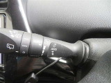 「オートライト」をONにすれば、暗い場所で自動的にヘッドライトが点灯します!