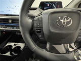 【ステアリングスイッチ】運転中に視線を前に向けたまま操作できます。