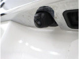 バックカメラが付いているので後方確認が非常にしやすいです。今や運転初心者も熟練者も必須装備!ついていて損はないですね♪
