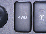 悪路や悪天候に強い4WD車です。