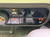 【シートヒーター】寒い日に重宝するシートヒーター!エアコンより早く温まってくれるので寒がりの人も安心ですね♪エアコンの温風は乾燥するから苦手、という方にもをおすすめです。