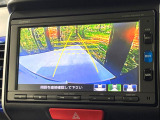 【バックカメラ】駐車時に後方がリアルタイム映像で確認できます。大型商業施設や立体駐車場での駐車時や、夜間のバック時に大活躍!運転スキルに関わらず、今や必須となった装備のひとつです!