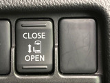 【パワースライドドア】スマートキーや運転席のスイッチでスライドドアの開閉が可能♪電動だから力を入れてドアを開ける必要が無く、小さいお子様でも、重い荷物を持っている時もラクに開け閉めできます♪