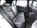 ゆとりある広々とした車内空間は、ドライブを始め買い物やレジャーなど、幅広く活躍します。一人でもみんなとでもお出かけを楽しみましょう!