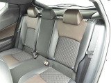 高品質カークリーニング 外装・内装、岐阜トヨペットの専門スタッフがシートもカーペットも綺麗に洗浄済み!プロの仕上げを是非ご確認ください。