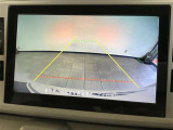後方の見にくい視界もバックモニターで確認サポートして駐車時も安心☆