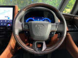 【純正革巻きステアリング】上質な革を使用することで、手にしっかり馴染みとても運転しやすいハンドルです♪