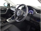 見通しのよいすっきりとした視界で、誰でも運転しやすいです。運転のしやすさは疲れにくさにも繋がりますよ♪
