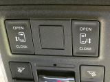 【両側パワースライドドア】スマートキーや運転席のスイッチで後席両側スライドドアの開閉が可能♪電動だから力を入れてドアを開ける必要が無く、小さなお子様でも簡単に開け閉めでき快適です♪