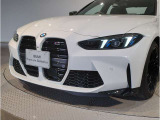 BMWの伝統の丸目4灯ヘッドライトでございます。LEDライトで視認性もよく明るく安全性の向上につながります。