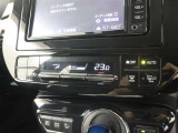 オートエアコンで気温に左右されず快適にドライブが楽しめます。