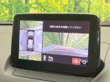 【360&deg;ビューモニター】専用のカメラにより、上から見下ろしたような視点で360度クルマの周囲を確認することができます☆死角部分も確認しやすく、狭い場所での切り返しや駐車もスムーズに行えます。