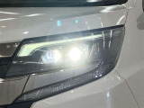 LEDヘッドライトです。デザイン性がよくとても明るいので、夜間の走行や悪天候でも安心です。しかも長寿命!