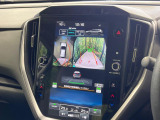 【マルチテレインモニター】車のフロントやサイドのカメラ画像を同時にモニター表示することで、悪路や狭い道を走行時でも周囲の状況確認ができ安心!本格SUVにうれしい装備です♪