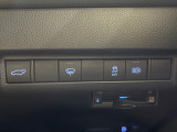 【パワーバックドア】スマートキーや運転席のボタンを押すだけでリアゲートが自動で開閉します!荷物を持っている時や、高い位置にあるバックドアを閉める際に便利な機能です♪