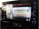 隣車線を走る車両をレーダーで検知し、ドアミラーでは確認しにくい後側方エリアに存在する車両に加え、急接近してくる車両も検知します。車両を検知するとドアミラーに搭載されたLEDインジケーターが点灯します。