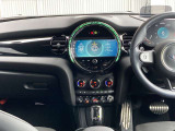 弊社はMINI正規販売店として新型車から旧モデルまでの商品知識と整備知識を備えております。納車後の不明な点等も、お気軽に弊社担当者までお問い合わせ下さい。