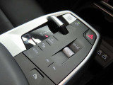 トグルスイッチ式のセレクターレバーが、より直感的で快適な操作性を実現。